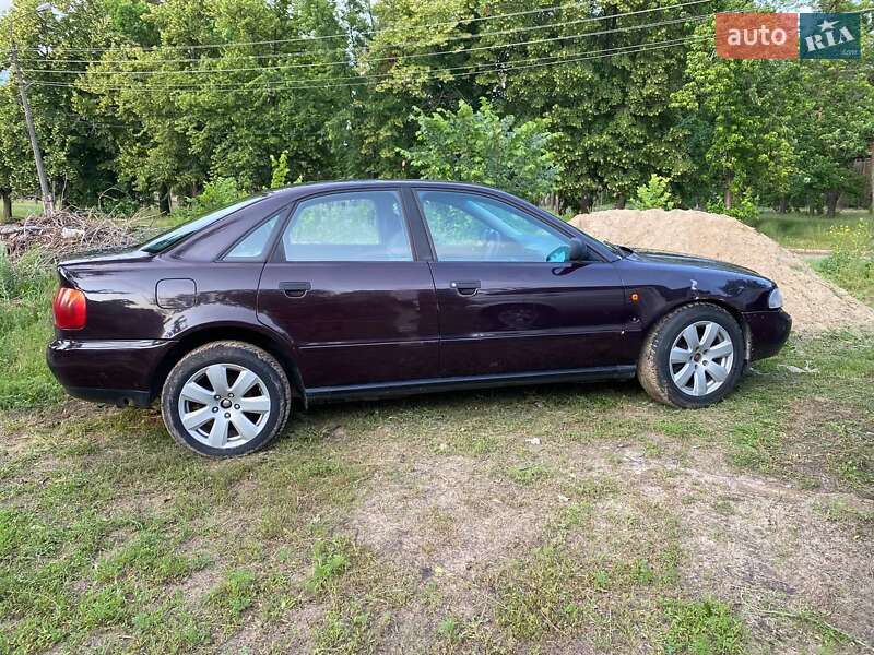 Седан Audi A4 1996 в Десне фото 3 Седан Audi A4 1996 в Десне