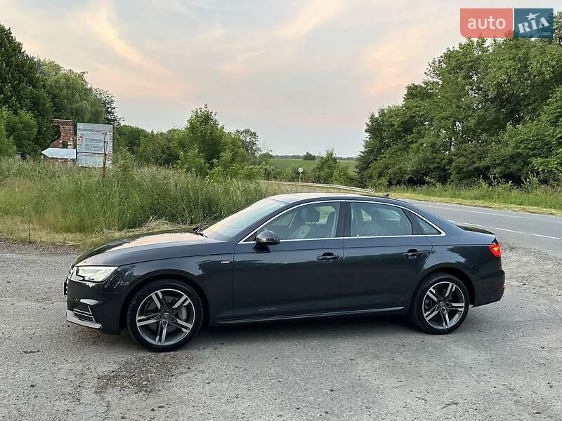 Седан Audi A4 2016 в Львове