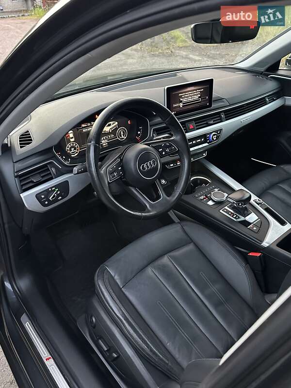 Седан Audi A4 2016 в Львове