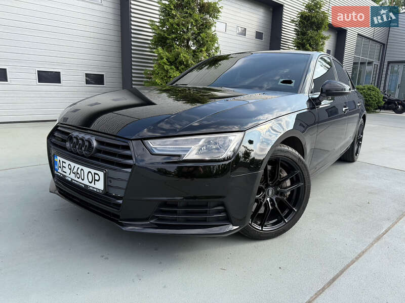 Седан Audi A4 2016 в Дніпрі