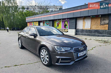Седан Audi A4 2017 в 