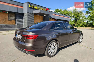 Седан Audi A4 2017 в 