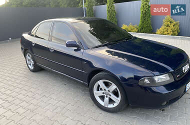 Седан Audi A4 2000 в 
