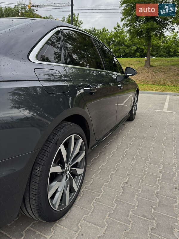 Седан Audi A4 2019 в Хмельницькому