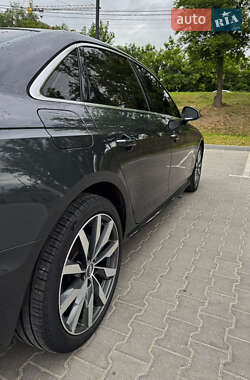 Седан Audi A4 2019 в 
