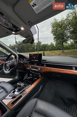 Седан Audi A4 2019 в 