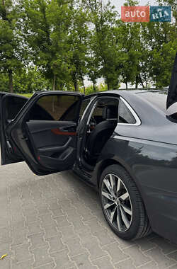 Седан Audi A4 2019 в 