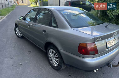 Седан Audi A4 1996 в 