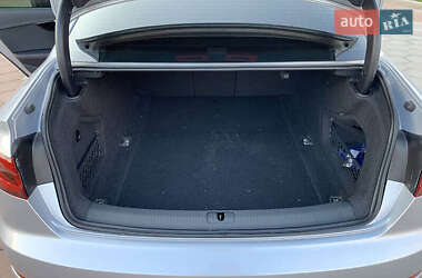 Седан Audi A4 2017 в 