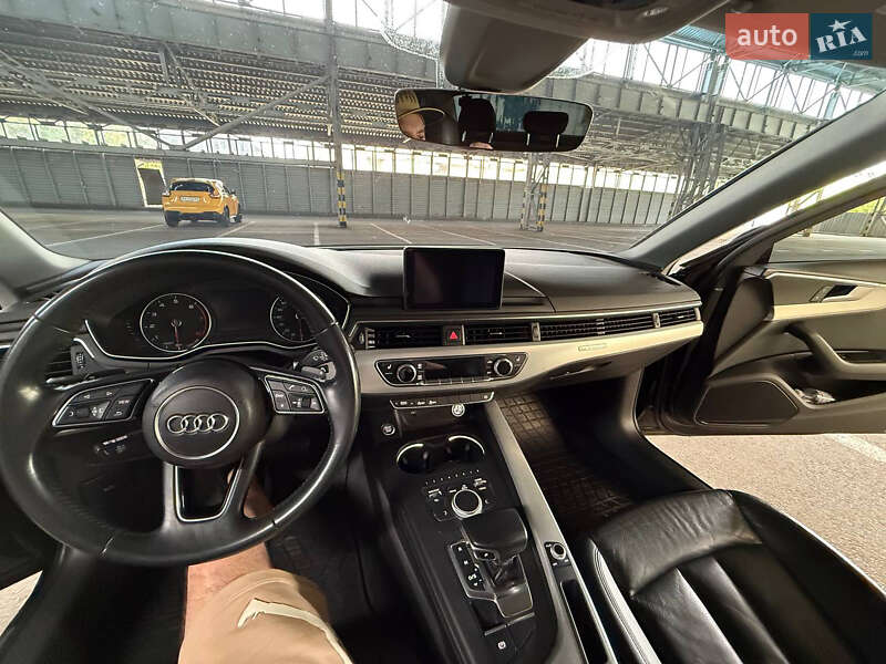 Седан Audi A4 2017 в Киеве