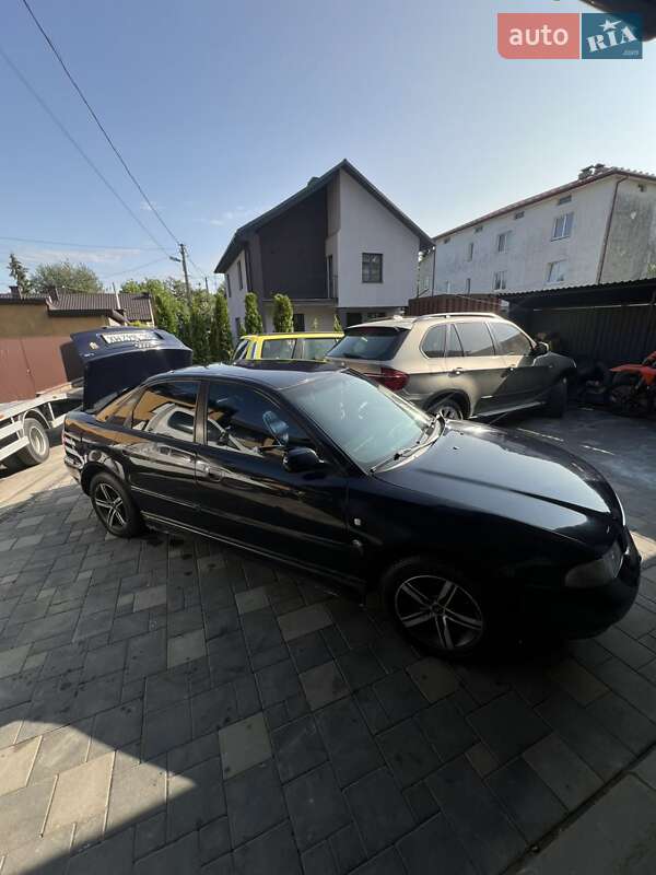 Седан Audi A4 1996 в Львове