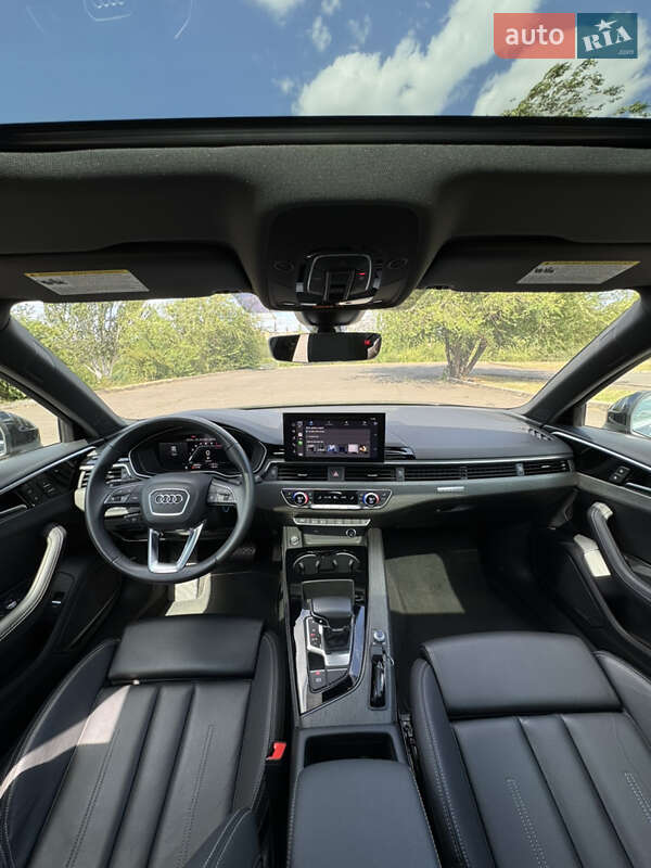 Седан Audi A4 2022 в Кривому Розі