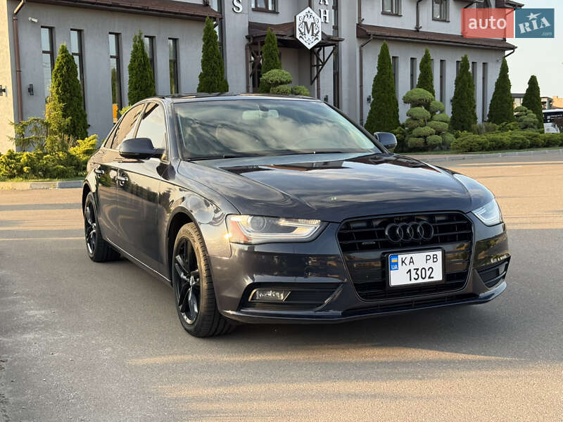 Седан Audi A4 2012 в Киеве