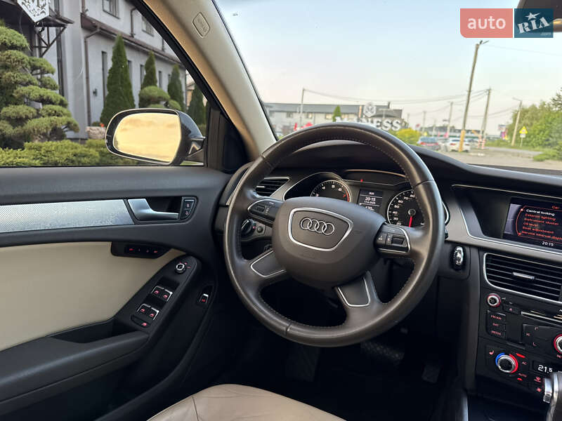 Седан Audi A4 2012 в Киеве