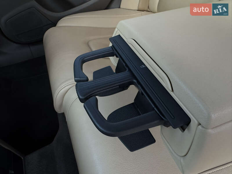 Седан Audi A4 2012 в Киеве