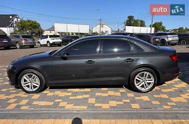 Седан Audi A4 2017 в 