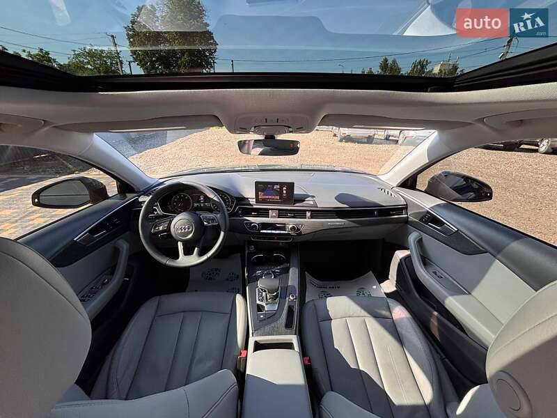 Седан Audi A4 2017 в Львове