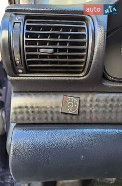 Седан Audi A4 1996 в 