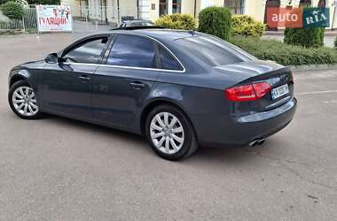 Седан Audi A4 2010 в 