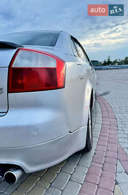 Седан Audi A4 2004 в 