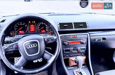 Седан Audi A4 2004 в 