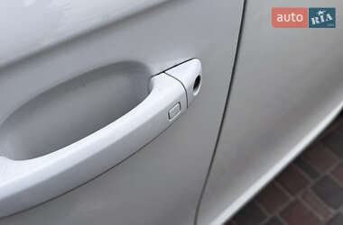 Седан Audi A4 2013 в 