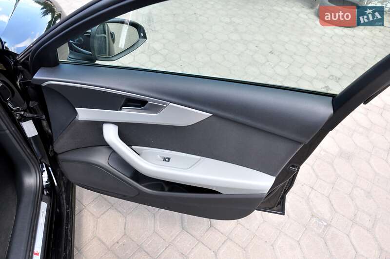 Универсал Audi A4 2020 в Львове