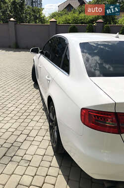 Седан Audi A4 2012 в 