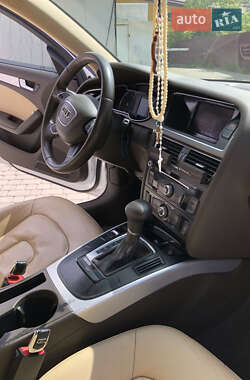 Седан Audi A4 2012 в 