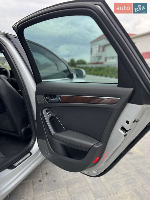 Седан Audi A4 2013 в Киеве