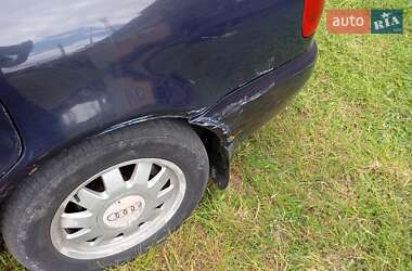 Седан Audi A4 1998 в 