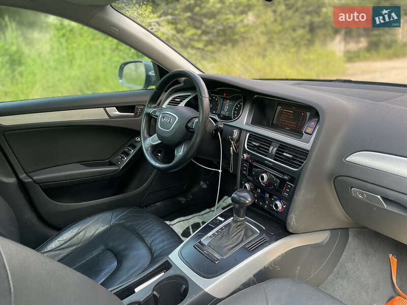 Седан Audi A4 2015 в Яворові