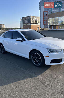 Седан Audi A4 2019 в 