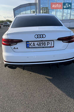 Седан Audi A4 2019 в 