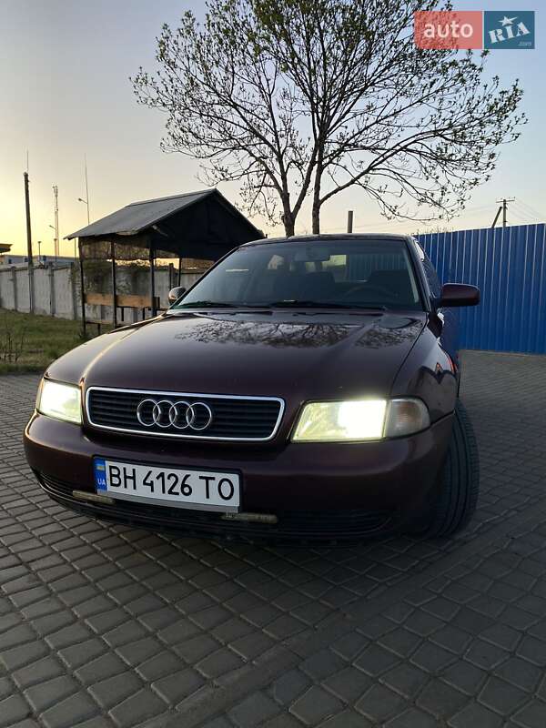 Седан Audi A4 1995 в Раздельной фото 5 Седан Audi A4 1995 в Раздельной