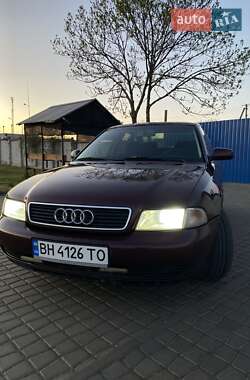 Седан Audi A4 1995 в 