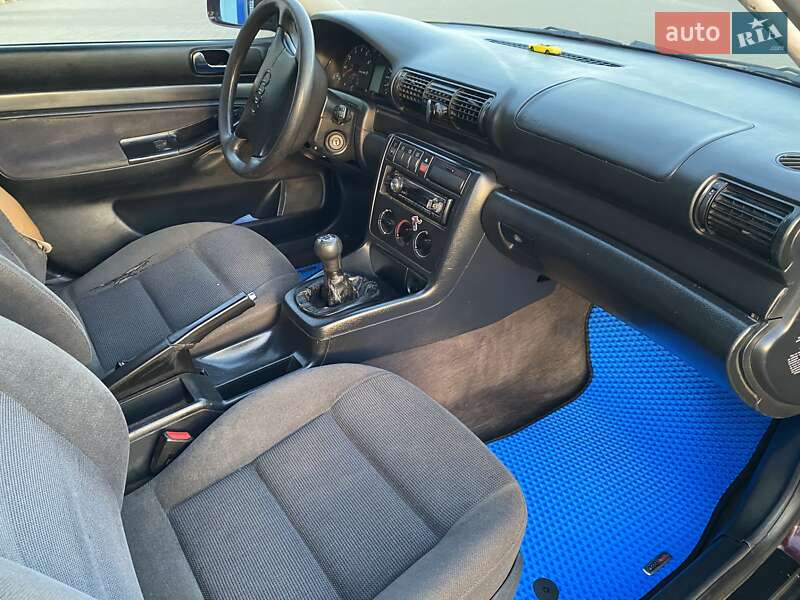 Седан Audi A4 1995 в Раздельной фото 8 Седан Audi A4 1995 в Раздельной