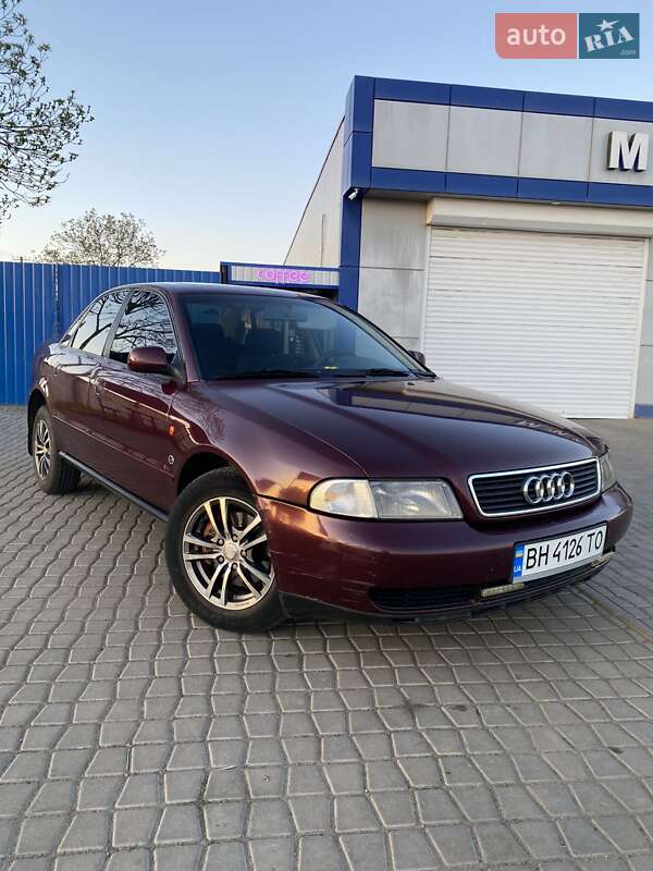 Седан Audi A4 1995 в Раздельной фото 13 Седан Audi A4 1995 в Раздельной