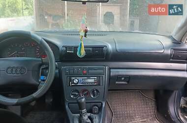 Седан Audi A4 1996 в 