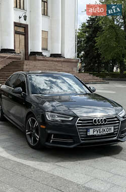 Седан Audi A4 2018 в 