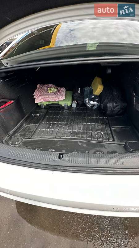 Седан Audi A4 2016 в Одессе