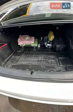 Седан Audi A4 2016 в 