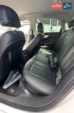 Седан Audi A4 2016 в 