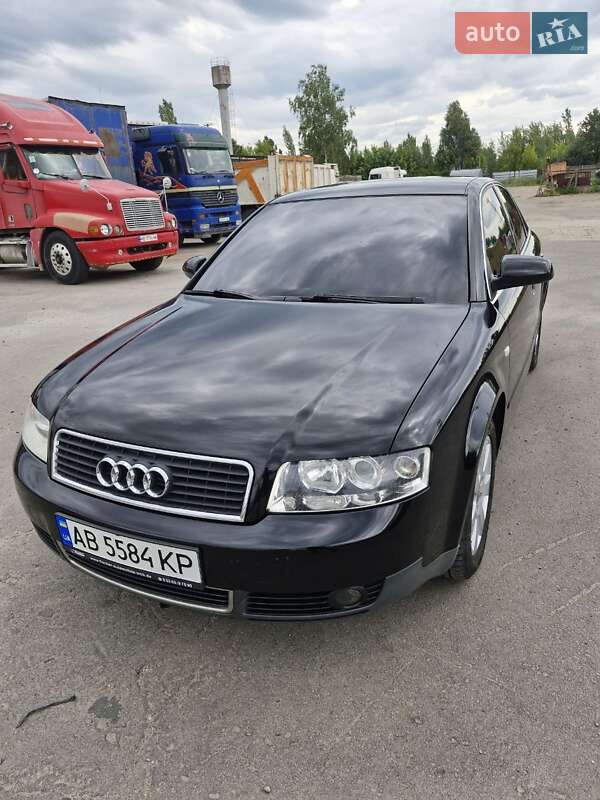 Седан Audi A4 2001 в 
