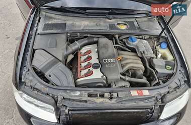 Седан Audi A4 2001 в 