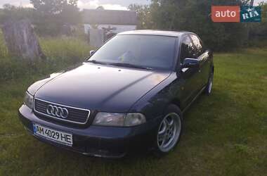 Седан Audi A4 1998 в 