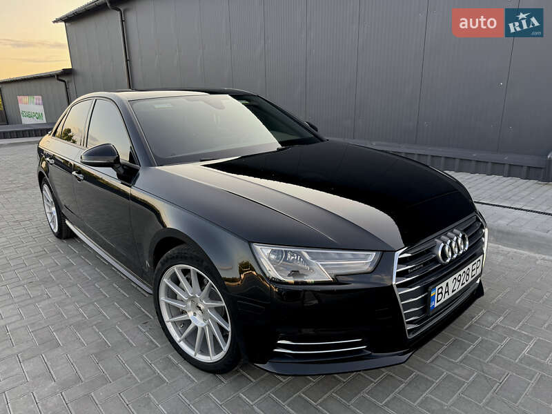 Седан Audi A4 2016 в Новоукраинке
