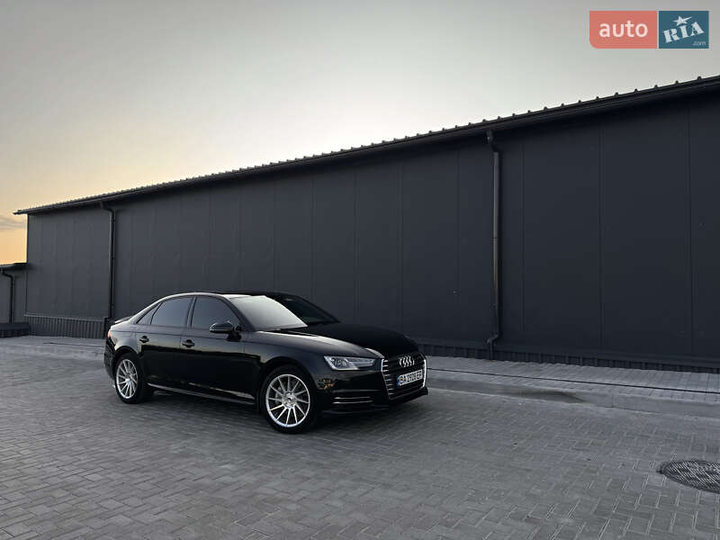 Седан Audi A4 2016 в Новоукраинке