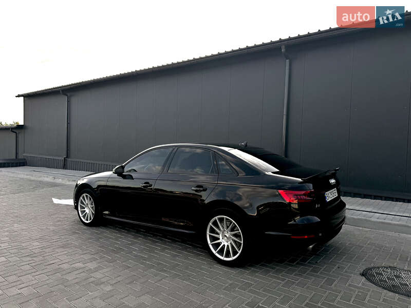 Седан Audi A4 2016 в Новоукраинке