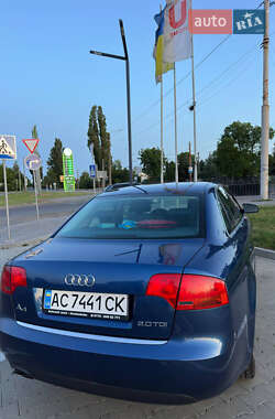 Седан Audi A4 2004 в 